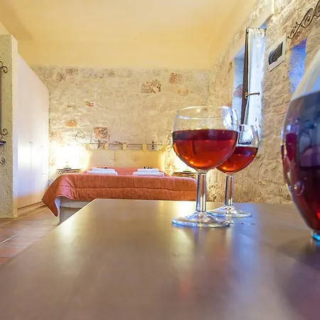 Dante's Maisonettes