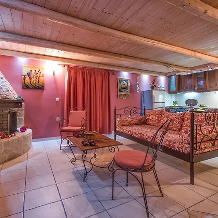 Dante's Maisonettes * Amoudi