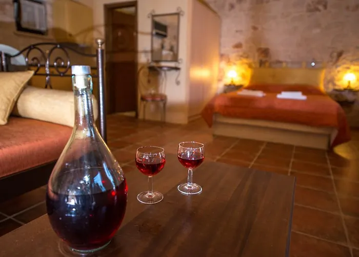 Dante's Maisonettes Amoudi