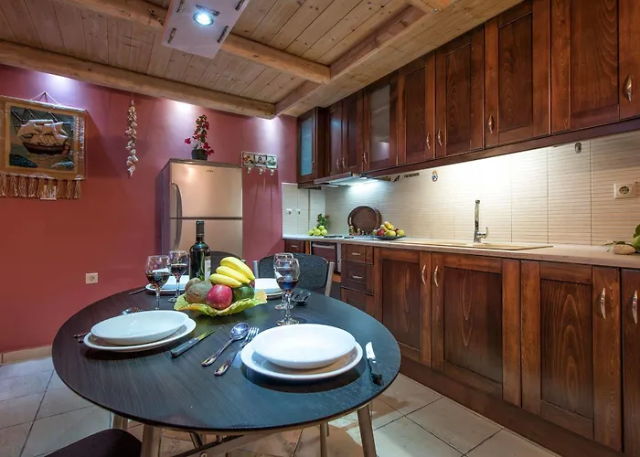 Dante's Maisonettes Ammoudi