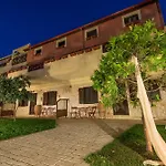 Apartmán Dante's Maisonettes *