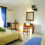 Dante's Maisonettes Amoudi