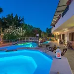 Dante's Maisonettes דירה