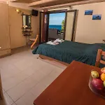 Dante's Maisonettes * אמודי