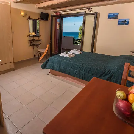 Dante's Maisonettes * Amoudi